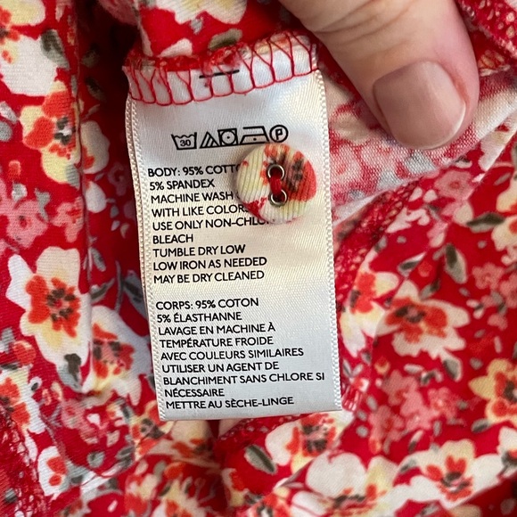 Floral Red Sleeveless Top - Picture 5 of 5